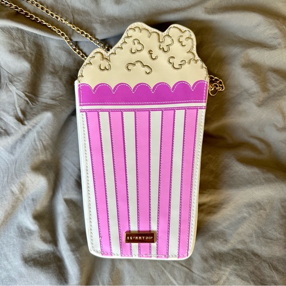 SOLD Crossbody Bag Popcorn shaped - SkinnyDip London - Picture 2 of 10